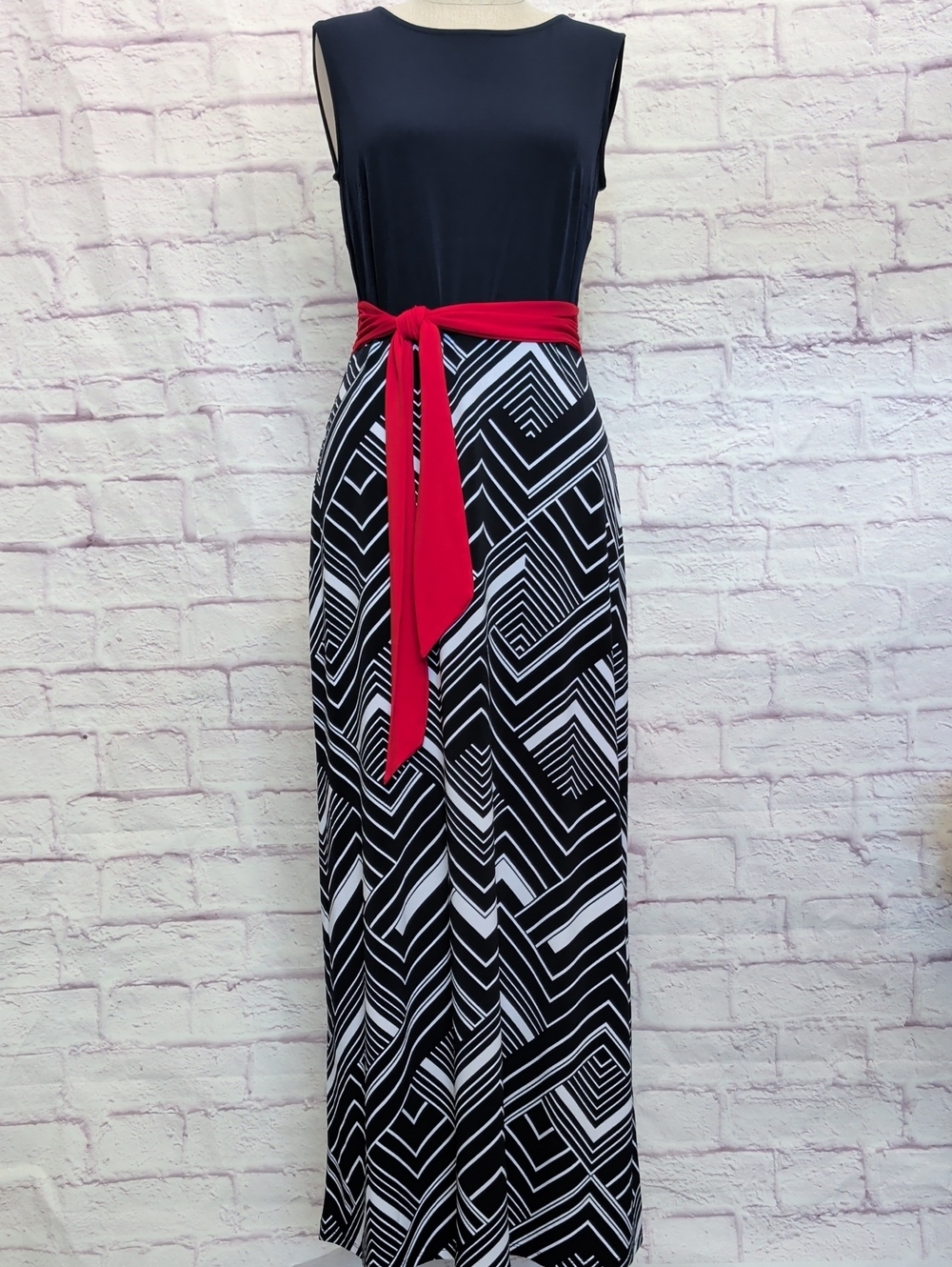 Enfocus Studio Navy & White Geometric Maxi Skirt w/ Red Sash - Size 8
